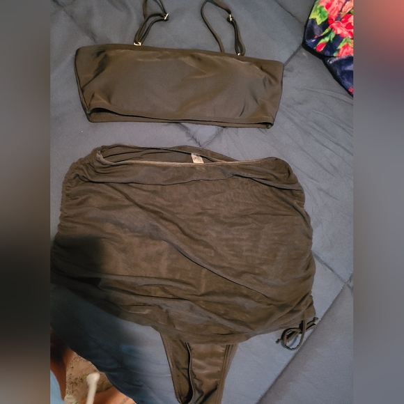 Other - 0x 3 piece swimsuit With Bottom Coverup